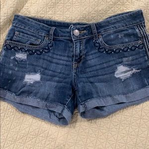 Aero pattern jean shorts